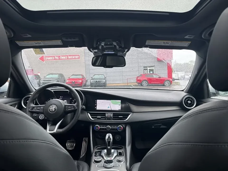 2023 Alfa Romeo Giulia - Image 12 of 20