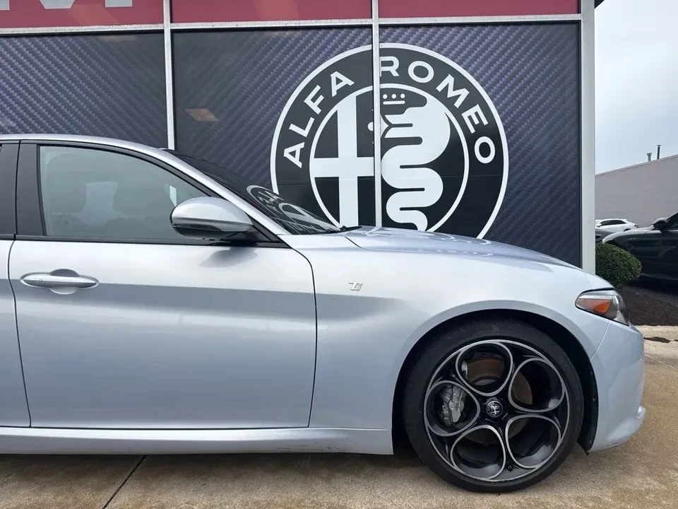 2023 Alfa Romeo Giulia - Image 3 of 20