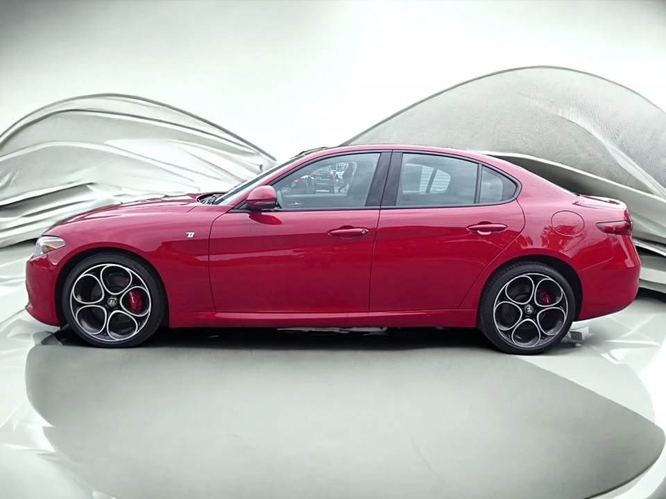 2023 Alfa Romeo Giulia - Image 17 of 20