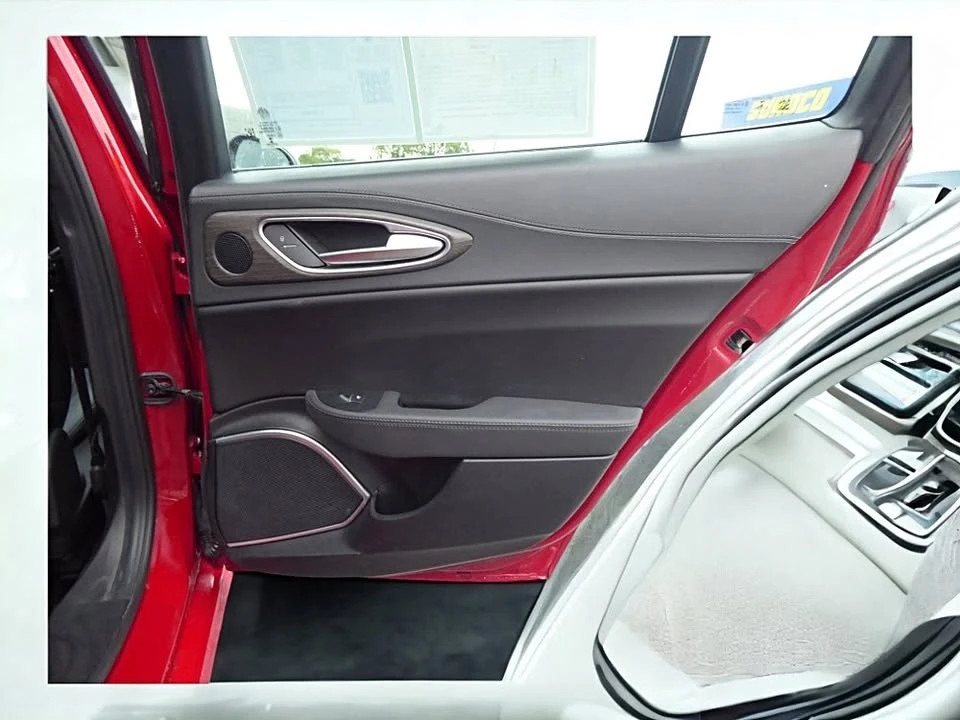 2023 Alfa Romeo Giulia - Image 6 of 20