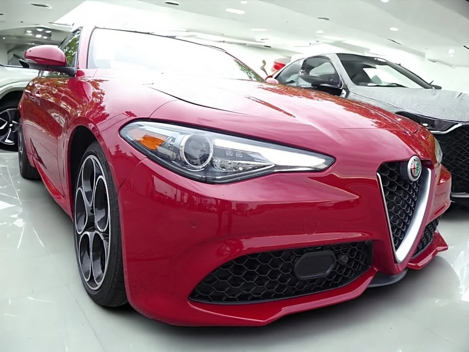 2023 Alfa Romeo Giulia - Image 2 of 20
