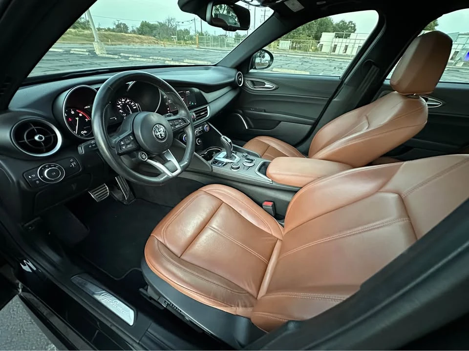 2023 Alfa Romeo Giulia - Image 11 of 16