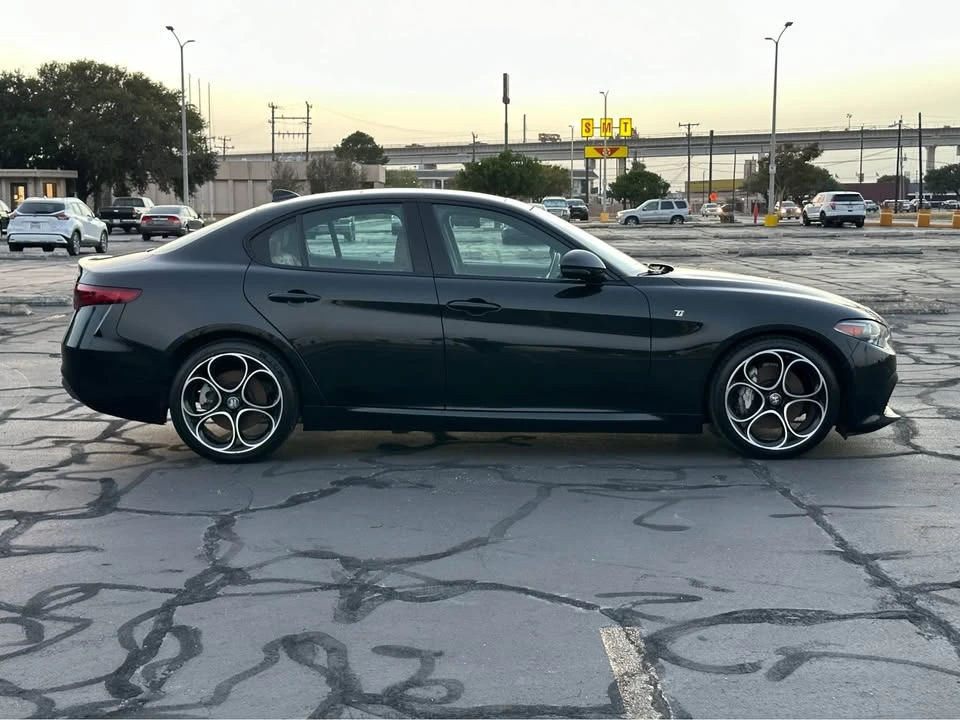 2023 Alfa Romeo Giulia - Image 2 of 16