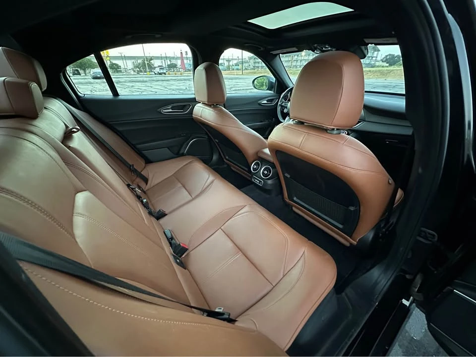 2023 Alfa Romeo Giulia - Image 14 of 16