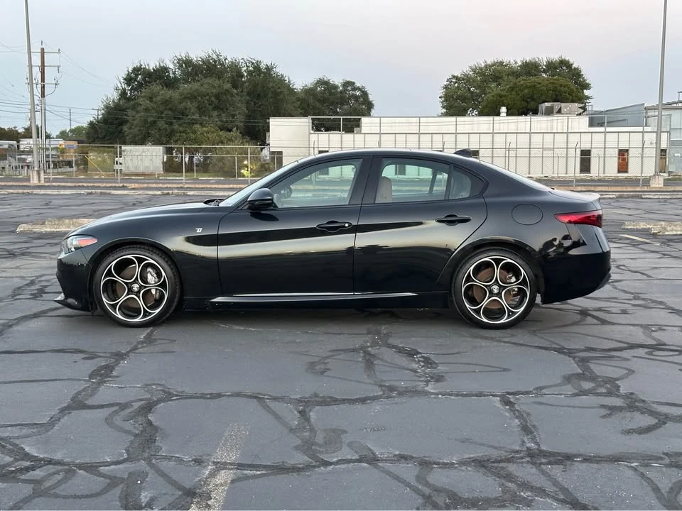 2023 Alfa Romeo Giulia - Image 6 of 16