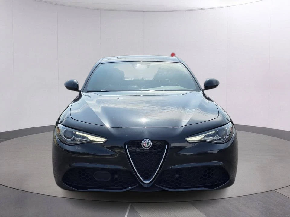 2023 Alfa Romeo Giulia - Image 2 of 18
