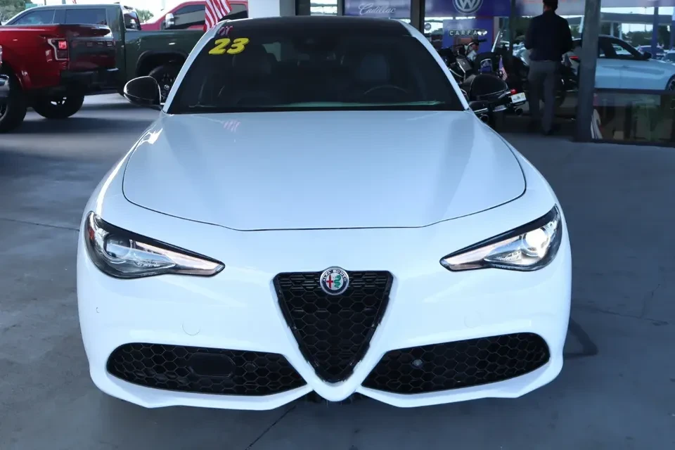 2023 Alfa Romeo Giulia - Image 5 of 6