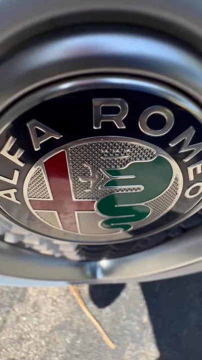 2023 Alfa Romeo Giulia - Image 12 of 12