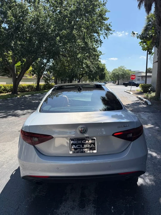 2023 Alfa Romeo Giulia - Image 4 of 12