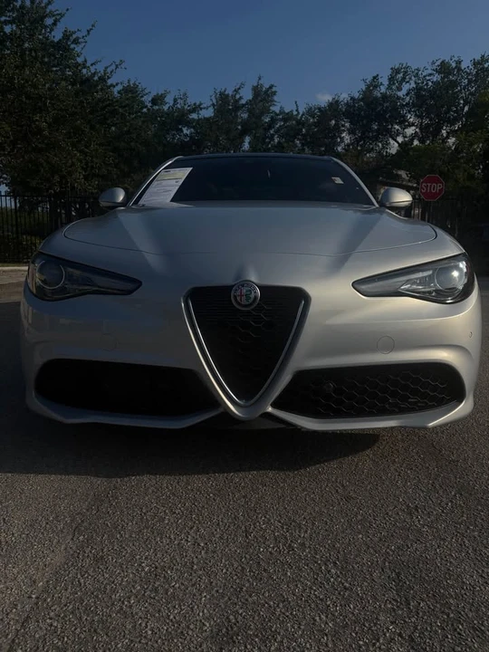 2023 Alfa Romeo Giulia - Image 2 of 14