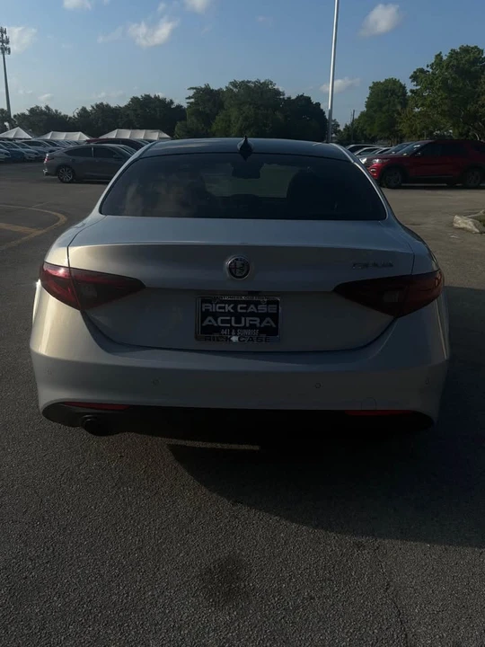 2023 Alfa Romeo Giulia - Image 4 of 14