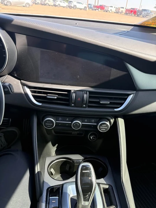 2023 Alfa Romeo Giulia - Image 13 of 13