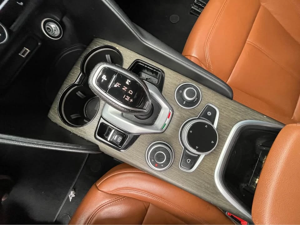 2023 Alfa Romeo Giulia - Image 11 of 12