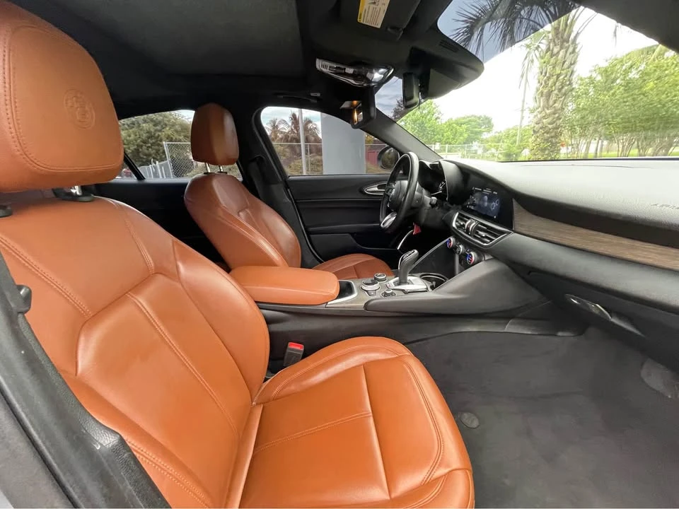 2023 Alfa Romeo Giulia - Image 8 of 12