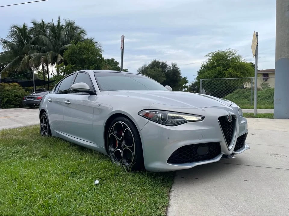 2023 Alfa Romeo Giulia - Image 2 of 12