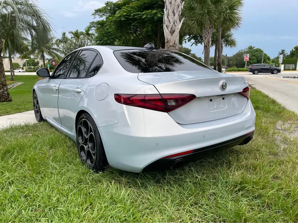 2023 Alfa Romeo Giulia - Image 4 of 12