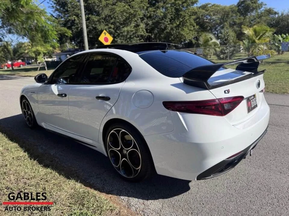 2023 Alfa Romeo Giulia - Image 4 of 8
