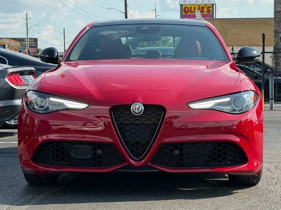 2023 Alfa Romeo Giulia - Image 12 of 20
