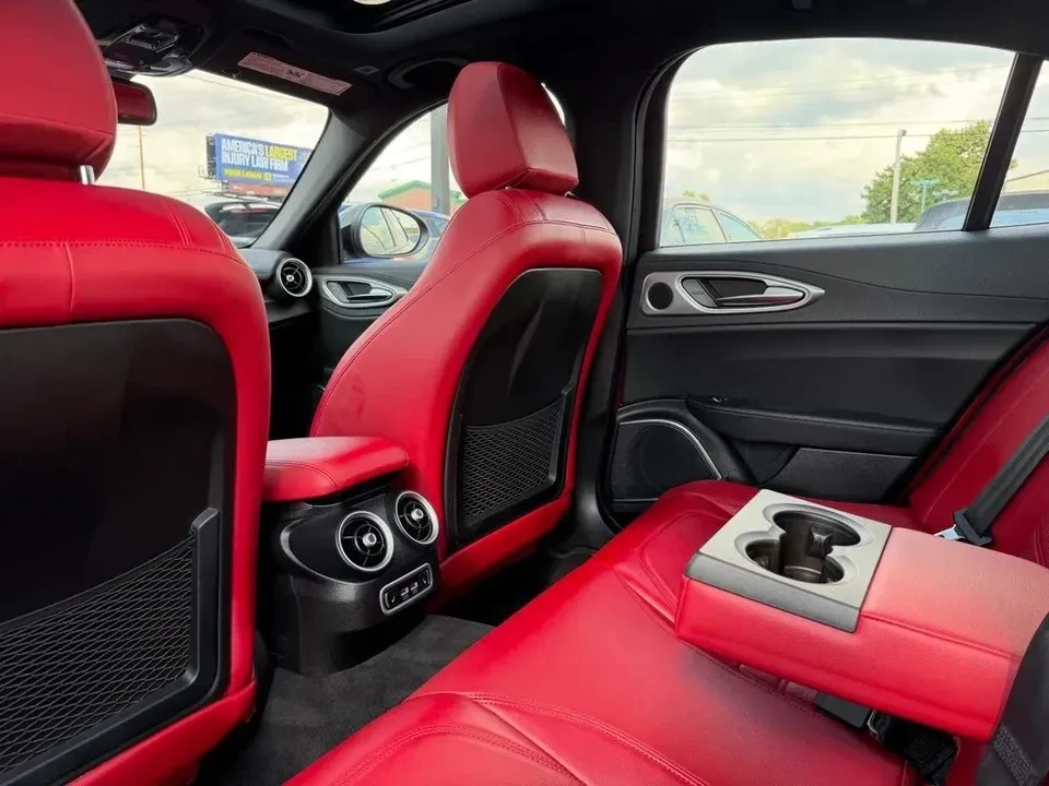 2023 Alfa Romeo Giulia - Image 19 of 20