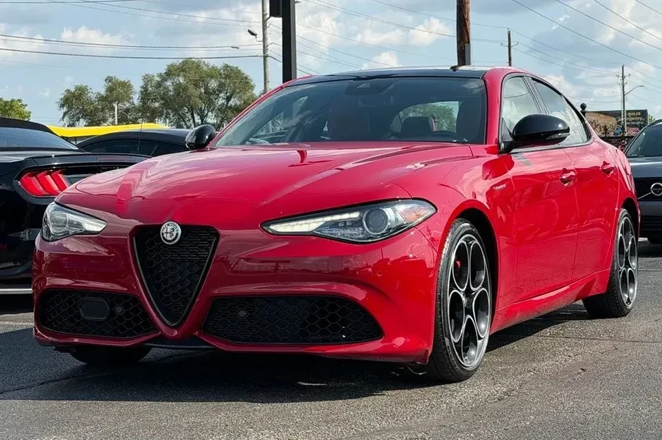 2023 Alfa Romeo Giulia - Image 13 of 20