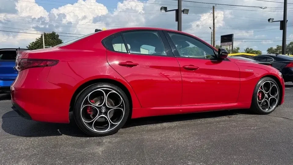 2023 Alfa Romeo Giulia - Image 8 of 20