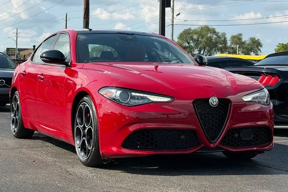 2023 Alfa Romeo Giulia - Image 11 of 20