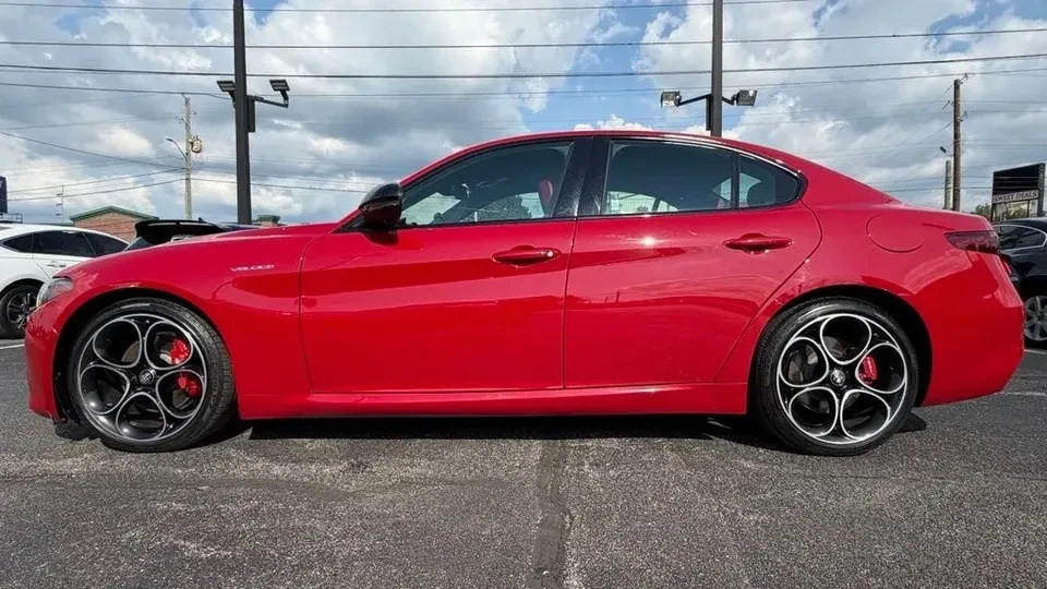 2023 Alfa Romeo Giulia - Image 3 of 20