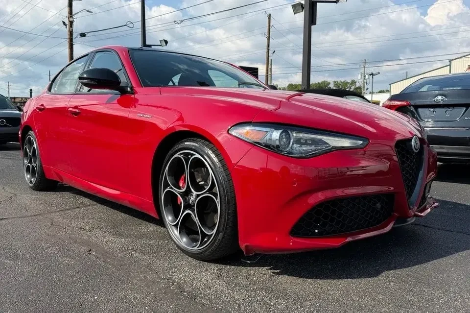 2023 Alfa Romeo Giulia - Image 10 of 20