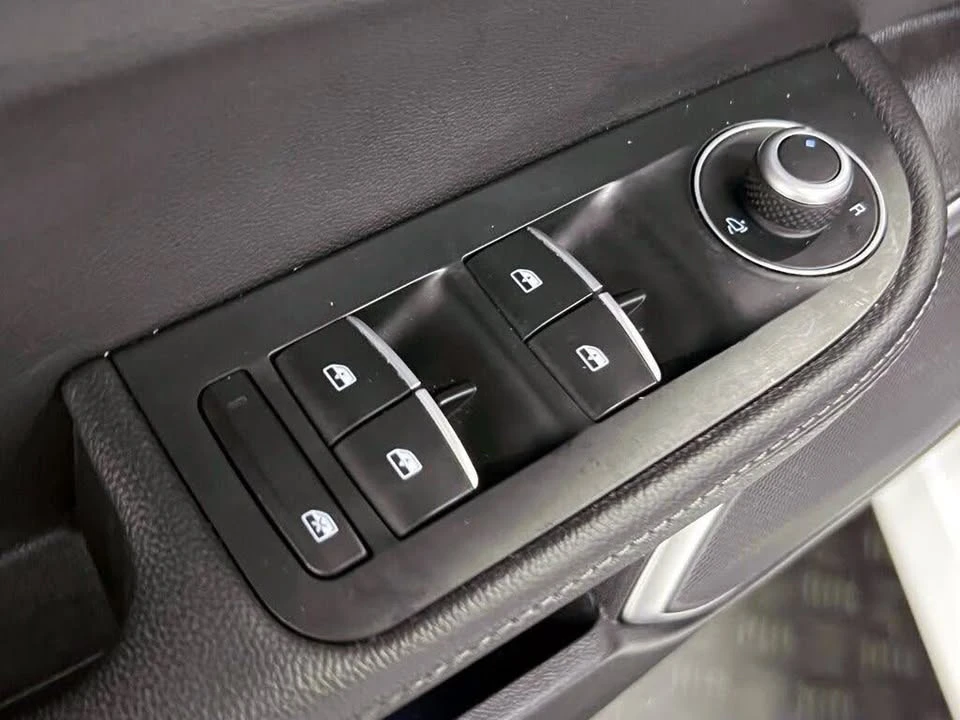 2023 Alfa Romeo Giulia - Image 13 of 20