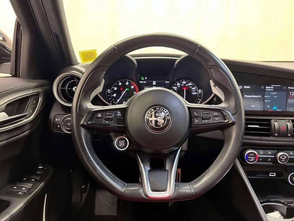 2023 Alfa Romeo Giulia - Image 10 of 20