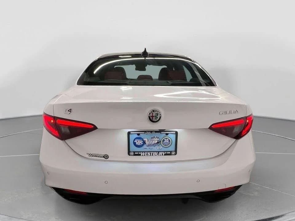 2023 Alfa Romeo Giulia - Image 5 of 20
