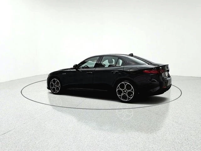 2023 Alfa Romeo Giulia - Image 3 of 19