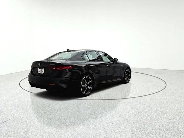 2023 Alfa Romeo Giulia - Image 5 of 19