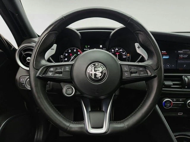2023 Alfa Romeo Giulia - Image 13 of 19