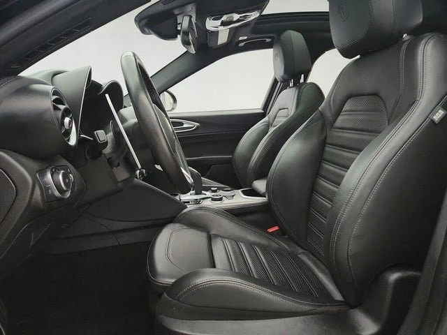 2023 Alfa Romeo Giulia - Image 9 of 19