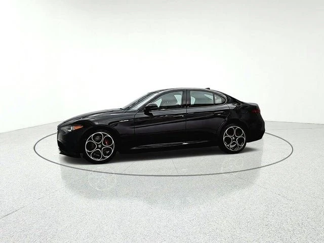 2023 Alfa Romeo Giulia - Image 2 of 19