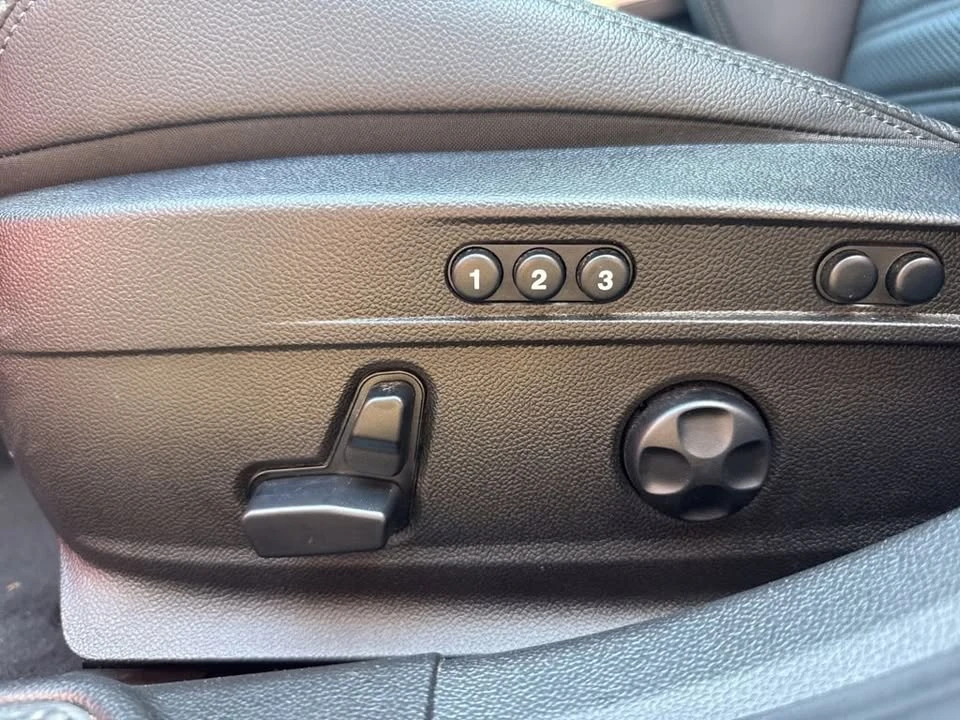2023 Alfa Romeo Giulia - Image 12 of 20