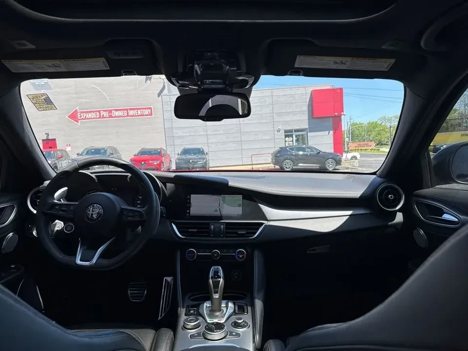 2023 Alfa Romeo Giulia - Image 14 of 20