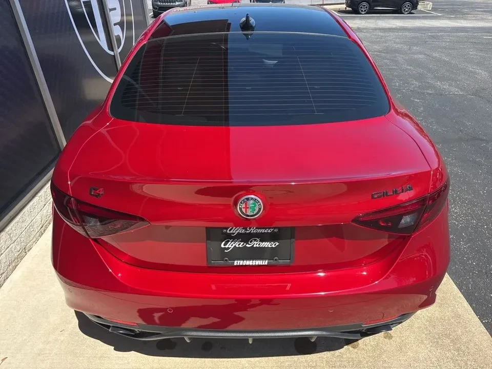 2023 Alfa Romeo Giulia - Image 5 of 20