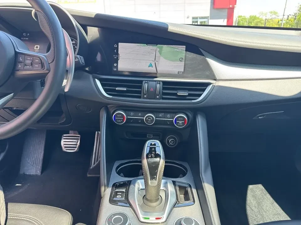 2023 Alfa Romeo Giulia - Image 17 of 20