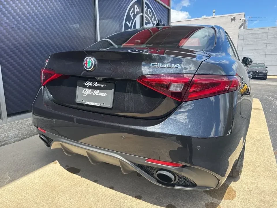 2023 Alfa Romeo Giulia - Image 6 of 17