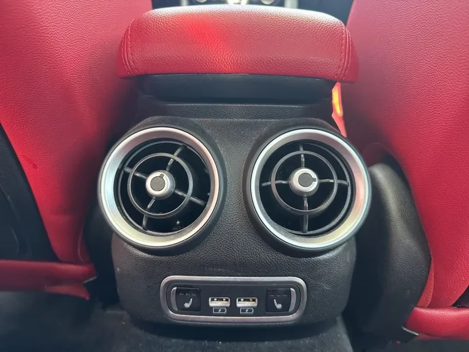 2023 Alfa Romeo Giulia - Image 16 of 17