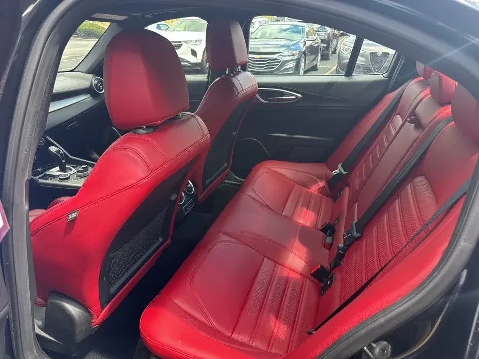 2023 Alfa Romeo Giulia - Image 15 of 17