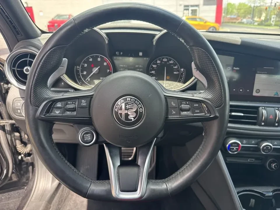 2023 Alfa Romeo Giulia - Image 13 of 17
