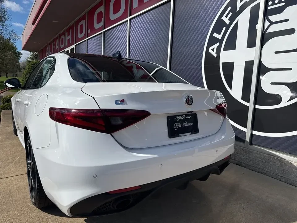 2023 Alfa Romeo Giulia - Image 6 of 20