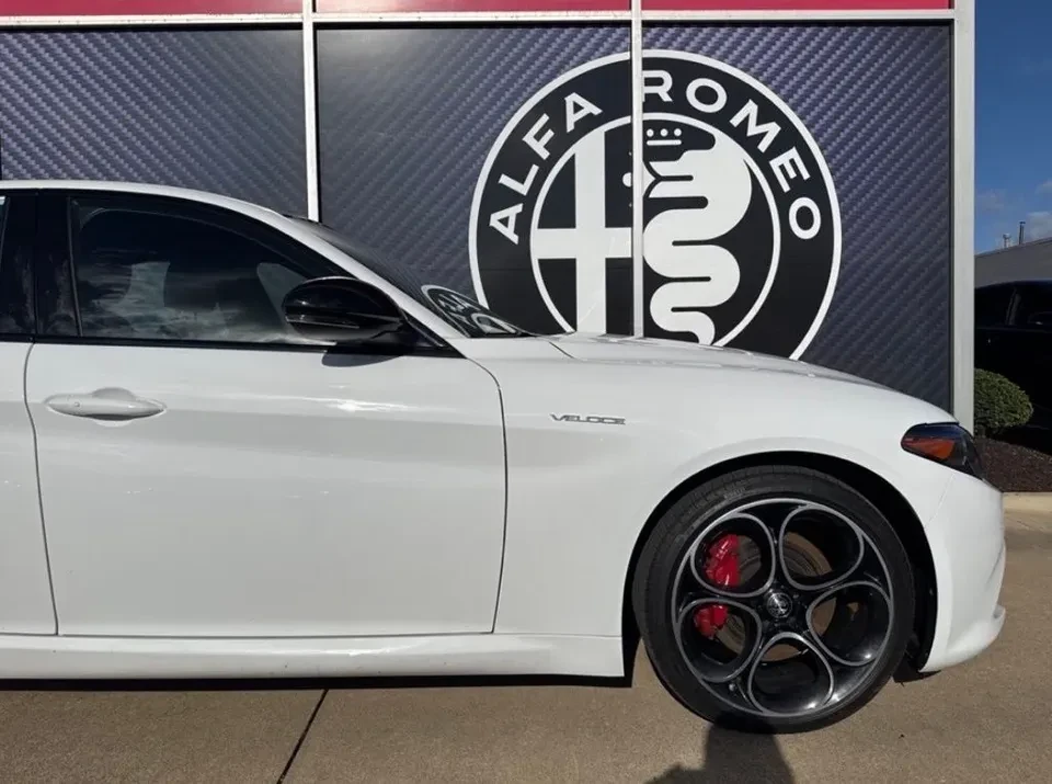 2023 Alfa Romeo Giulia - Image 4 of 20