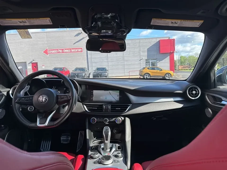 2023 Alfa Romeo Giulia - Image 13 of 19