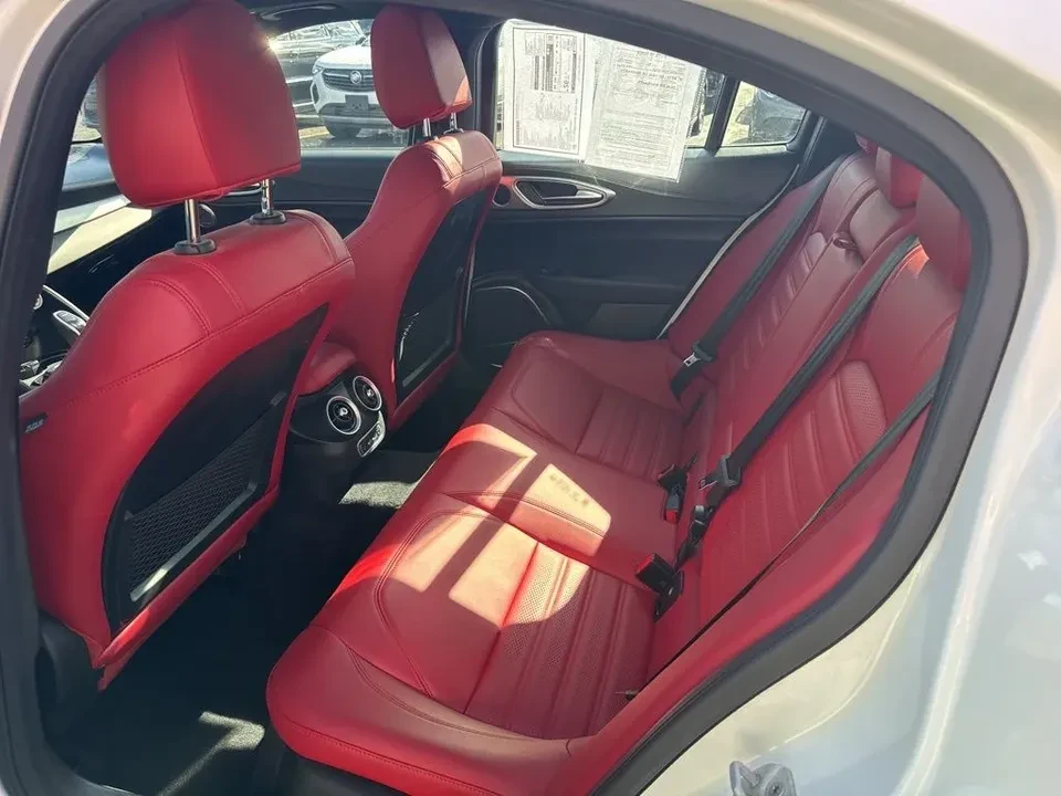 2023 Alfa Romeo Giulia - Image 16 of 19