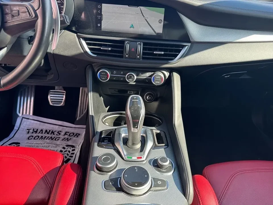 2023 Alfa Romeo Giulia - Image 14 of 19