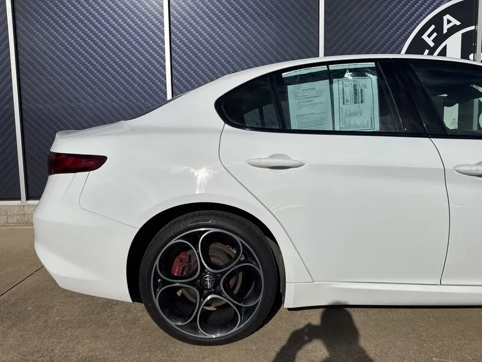 2023 Alfa Romeo Giulia - Image 6 of 19